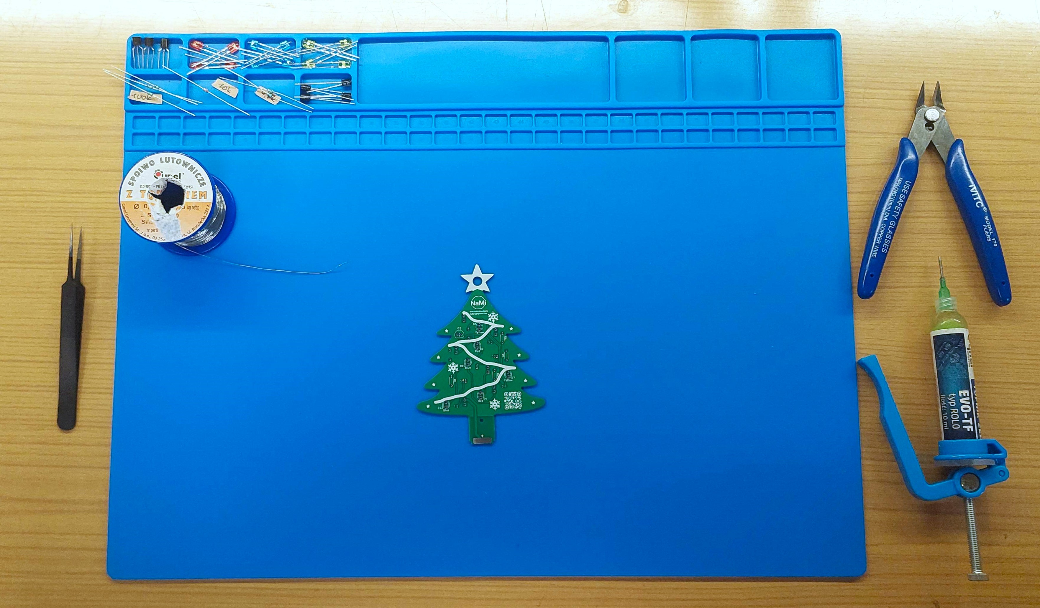 Zdjęcie potrzebnych elemetów i płytki